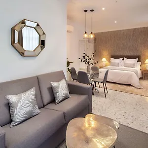 https://wanderlust-malaga-apartamentos-2.hotelsinnerja.org